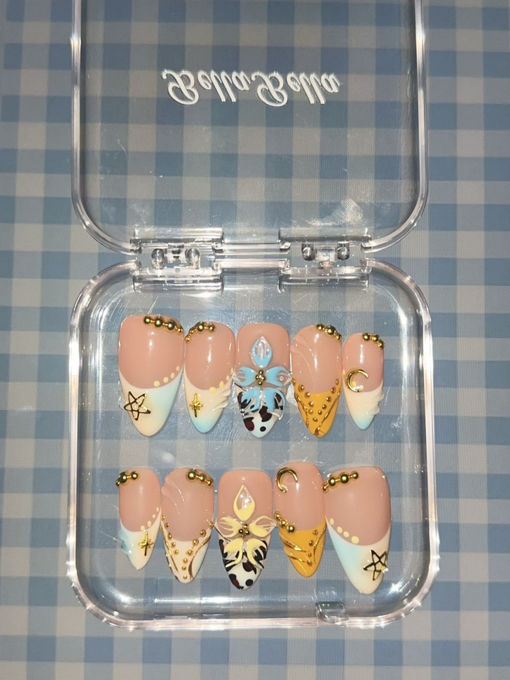 Decorative Press-On Nail Set – Pink & Light Blue with Gold Accents